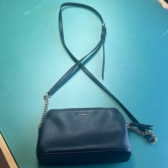 DKNY Black Crossbody Bag with Gold Chain - Picture 11 of 16
